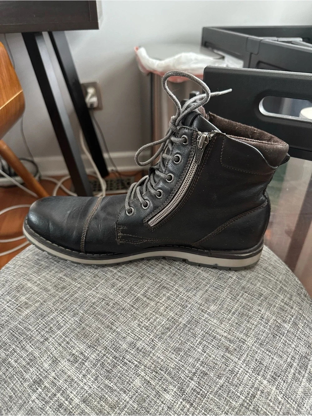 Rock & Republic Men's Black Leather Lace-Up Boots with Side Zipper